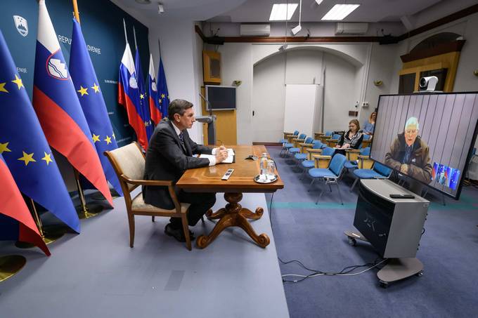Predsednik republike z Josepom Borrellom Fontellesom, visokim predstavnikom za skupno zunanjo in varnostno politiko, opravil pogovor preko videokonference